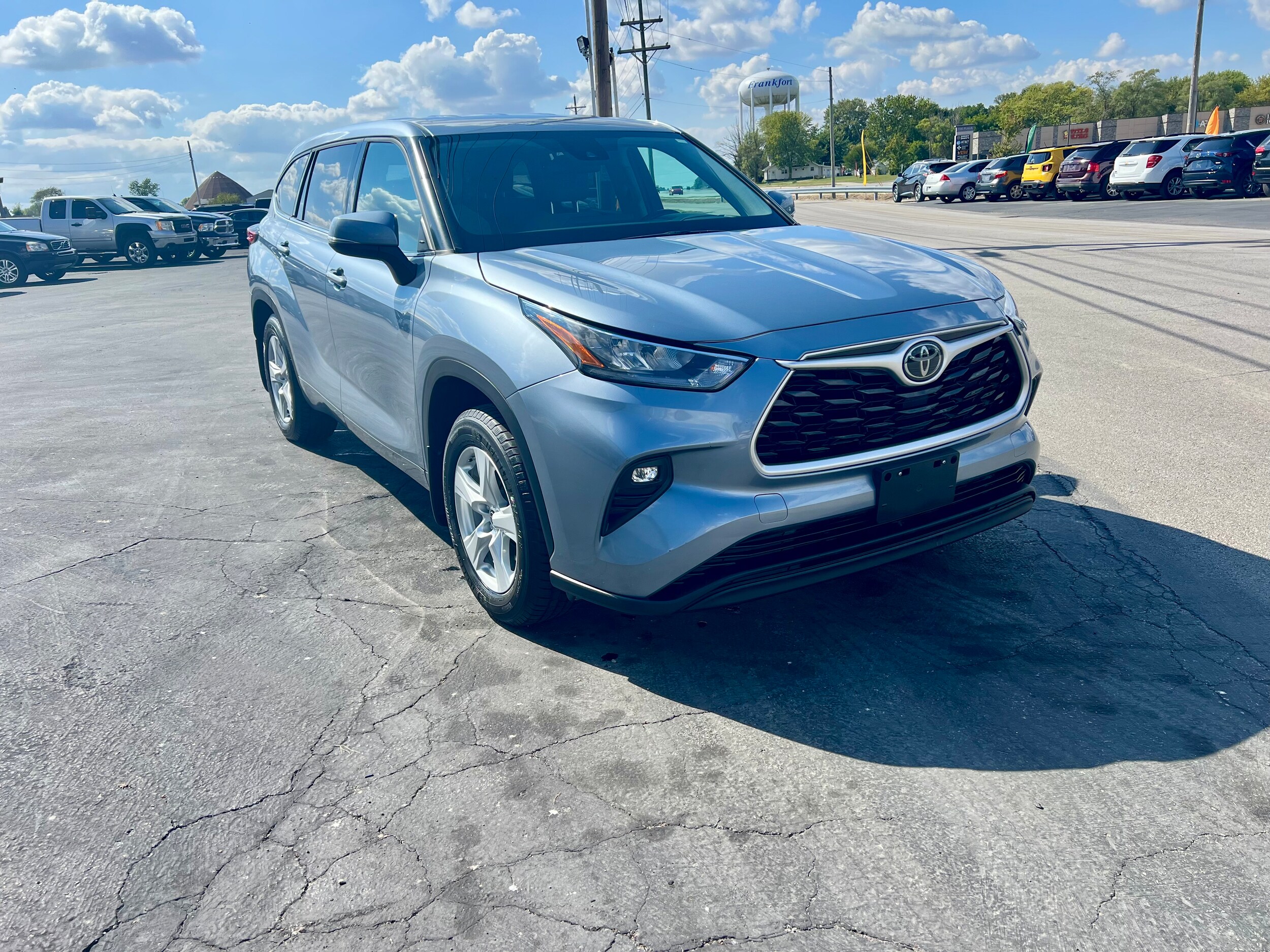2020 Toyota Highlander L photo 2