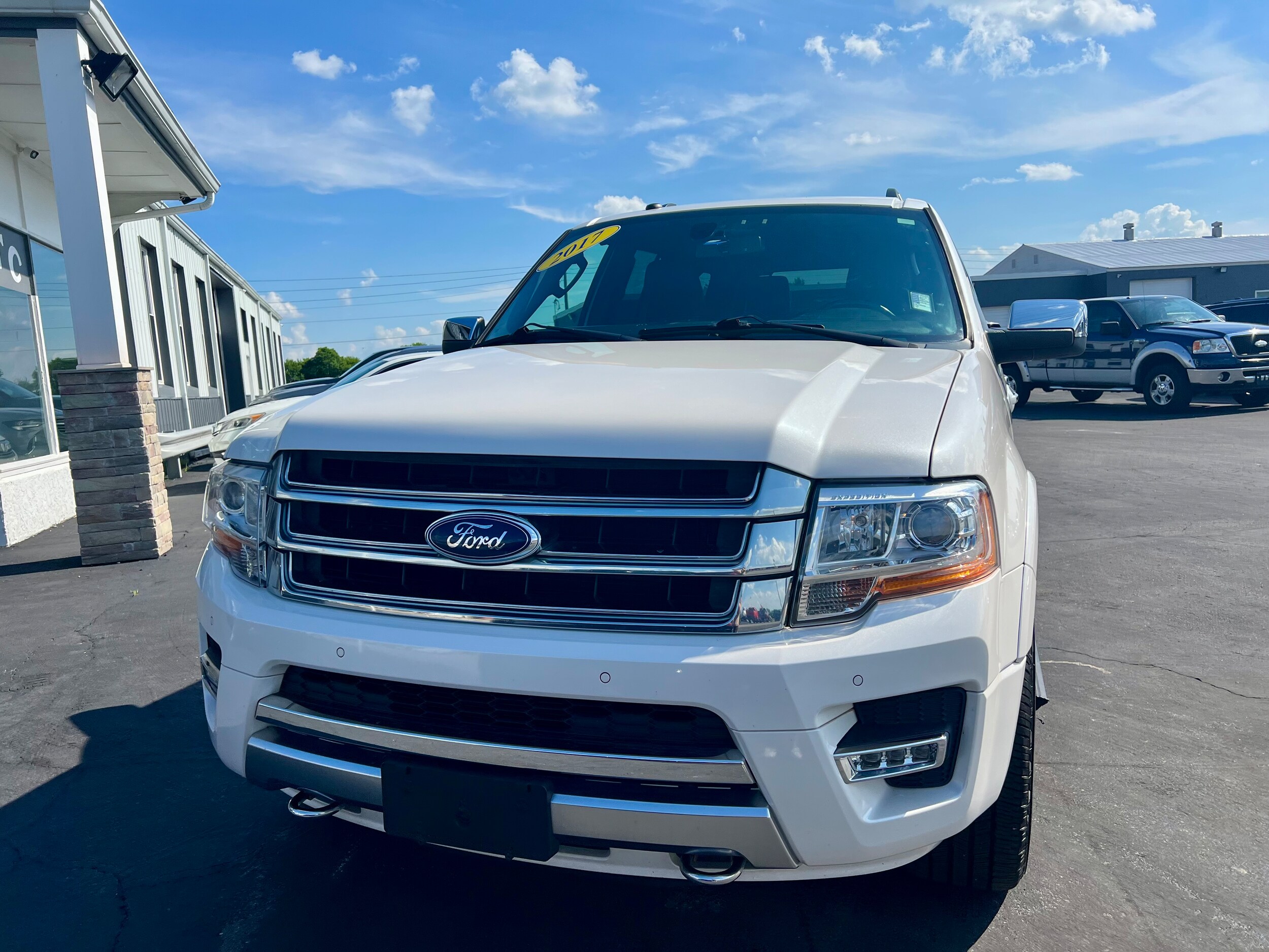 2017 Ford Expedition Platinum photo 2