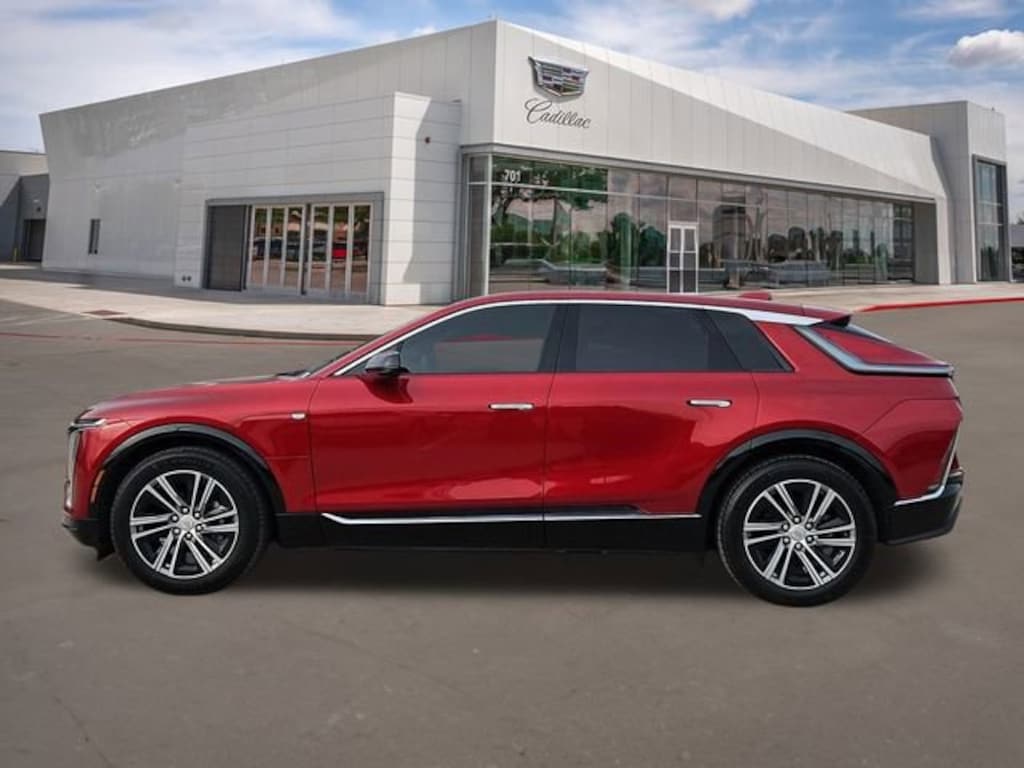 New 2026 CADILLAC LYRIQ Luxury SUV