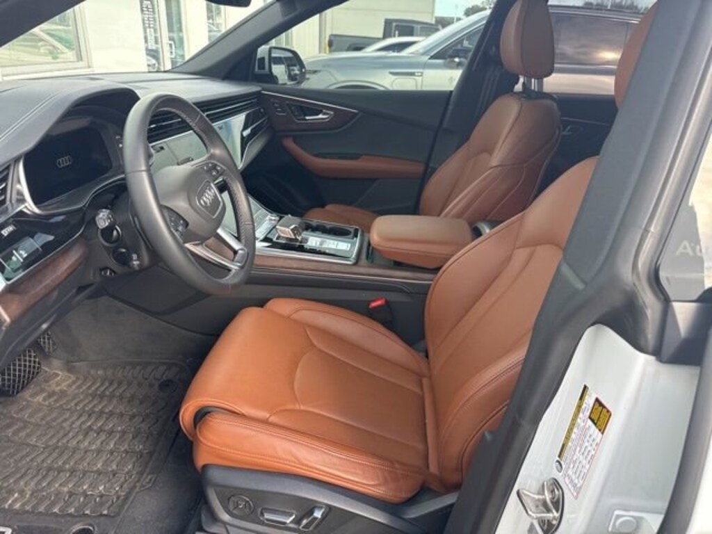 Used 2025 Audi Q8 Prestige