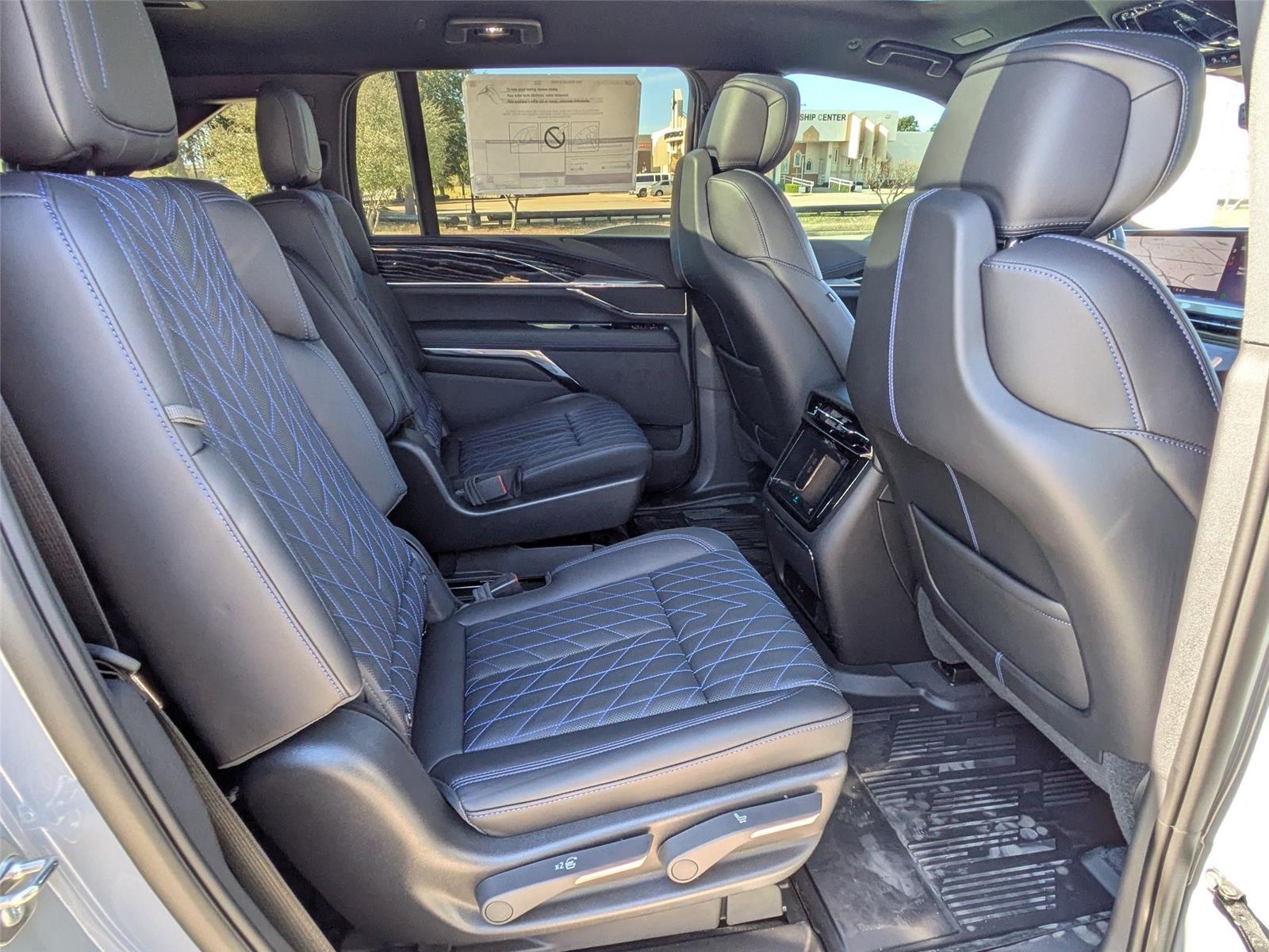 2026 Cadillac Escalade IQ Sport - Photo 30