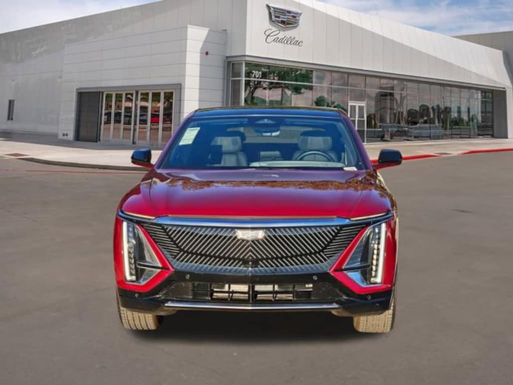New 2025 CADILLAC LYRIQ Luxury 2 SUV