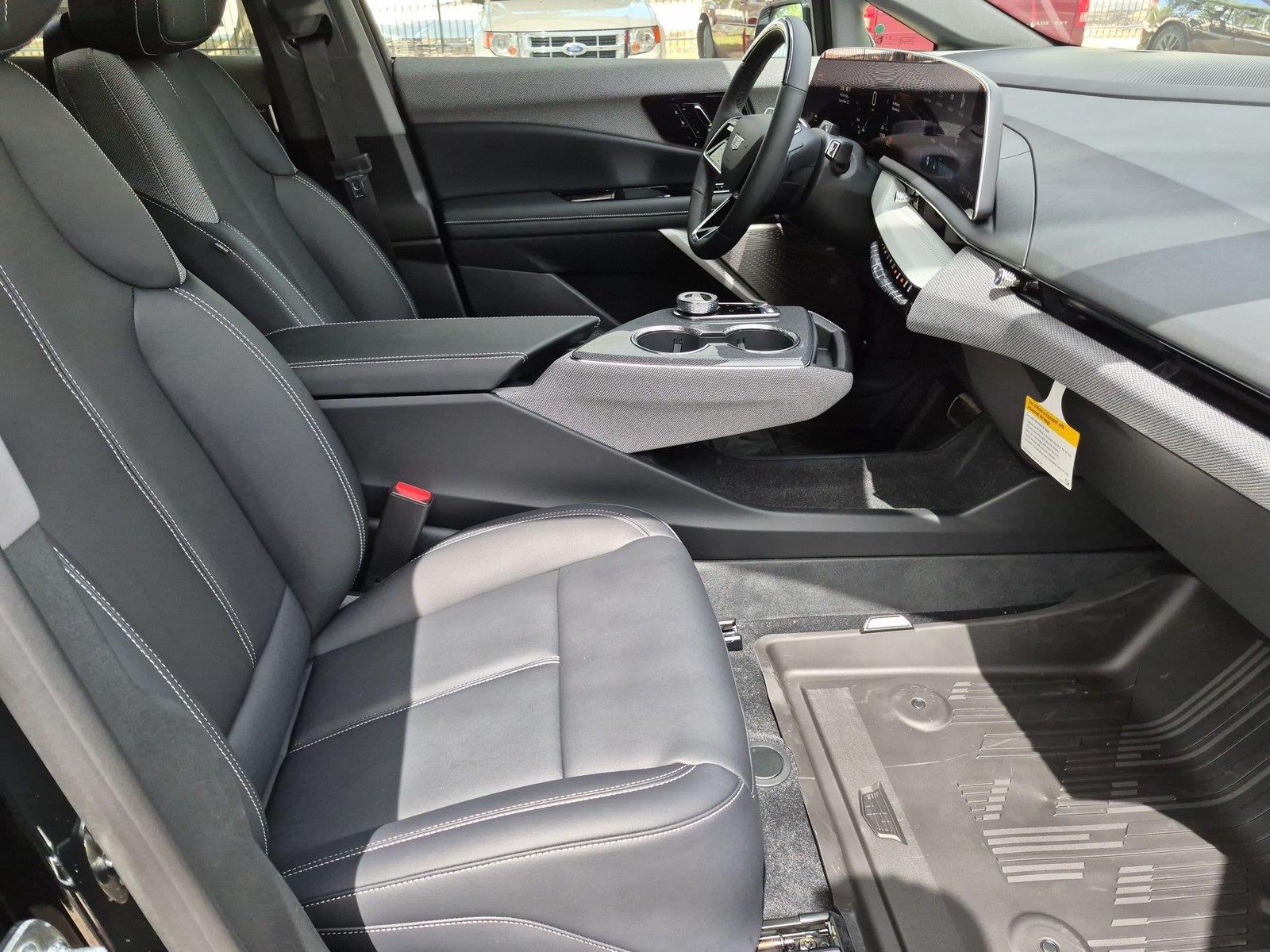 2027 Cadillac OPTIQ Sport - Photo 28