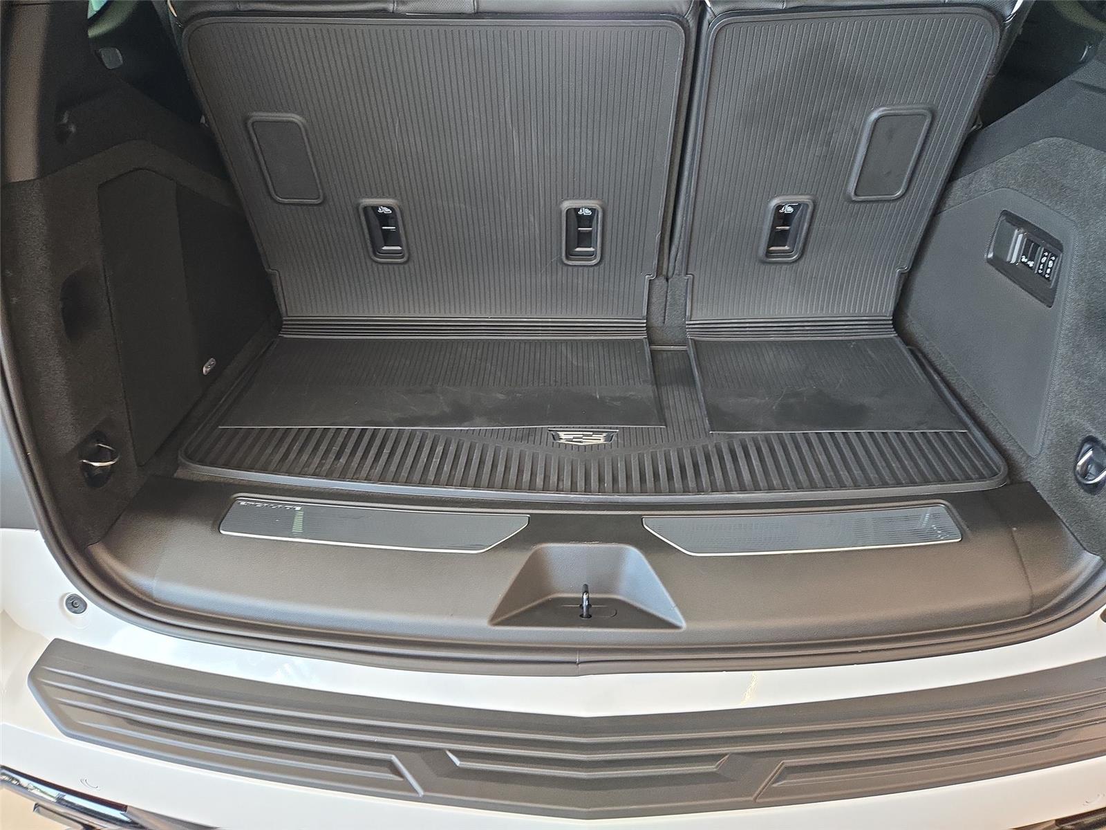 2026 Cadillac Escalade V-Series - Photo 31