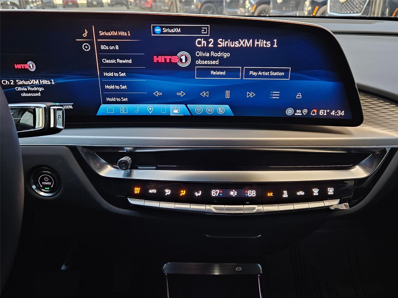 2025 Cadillac LYRIQ Luxury 2 - Photo 17