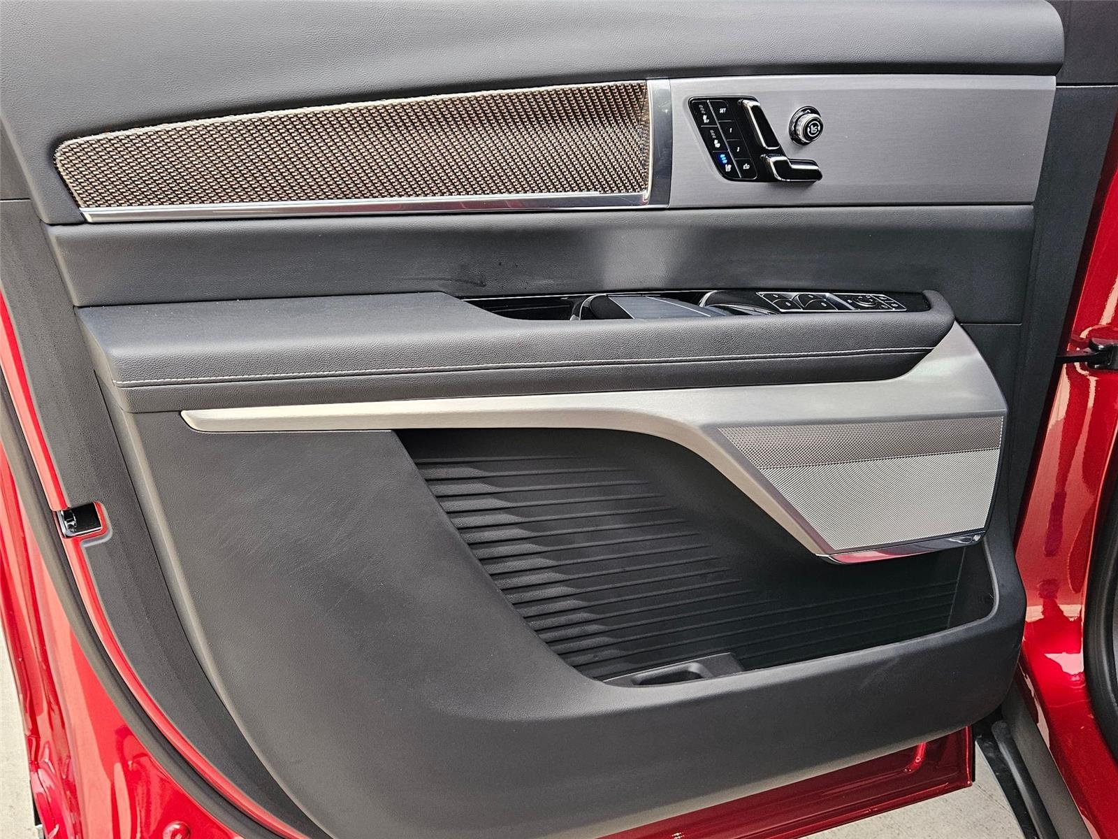 2026 Cadillac VISTIQ Luxury - Photo 23