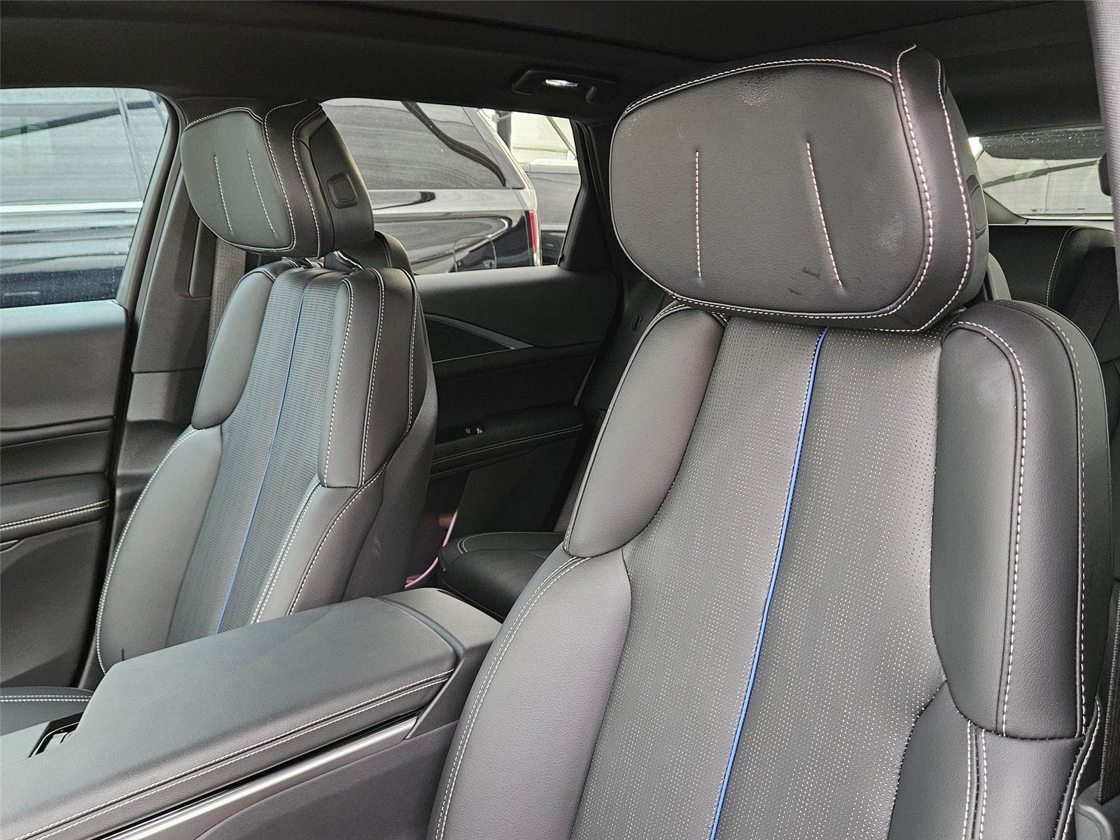 2025 Cadillac LYRIQ Luxury 1 - Photo 10