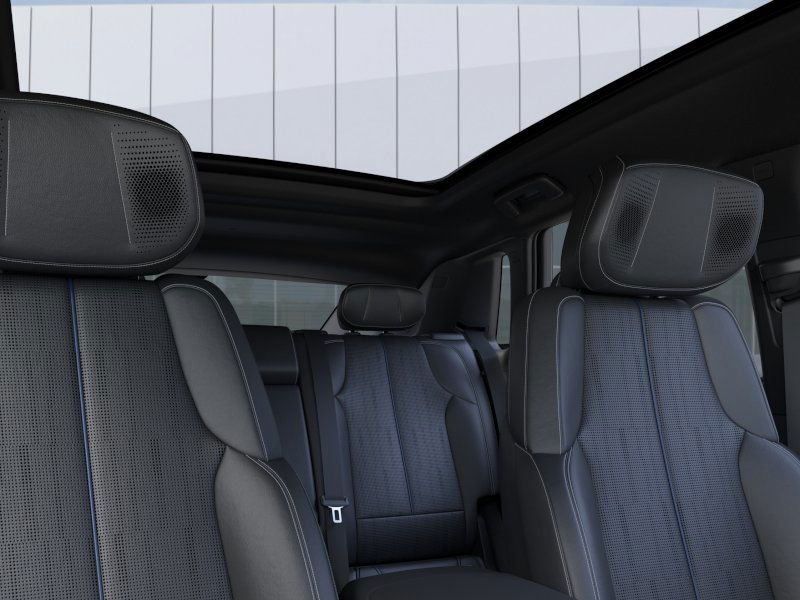 2025 Cadillac LYRIQ Luxury 2 - Photo 55