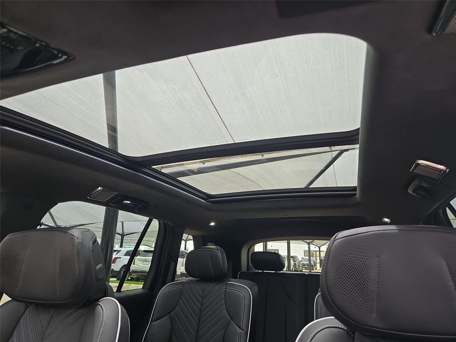 2027 Cadillac VISTIQ Platinum - Photo 9