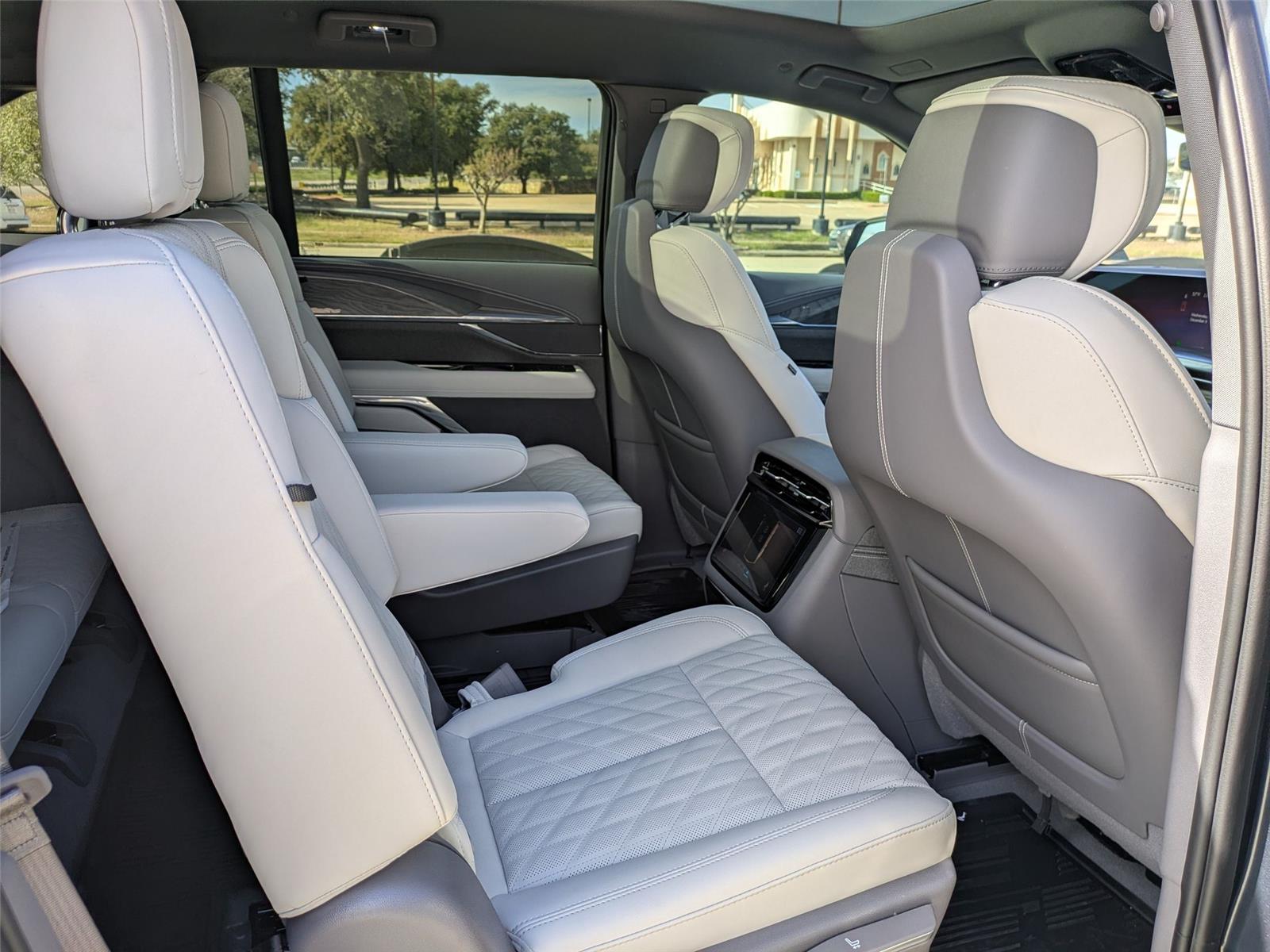 2026 Cadillac Escalade IQ Sport - Photo 30