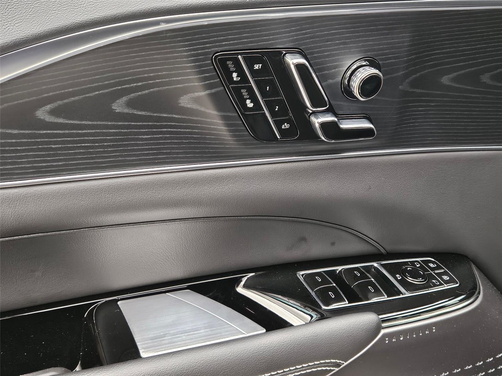 2025 Cadillac LYRIQ Luxury 1 - Photo 23