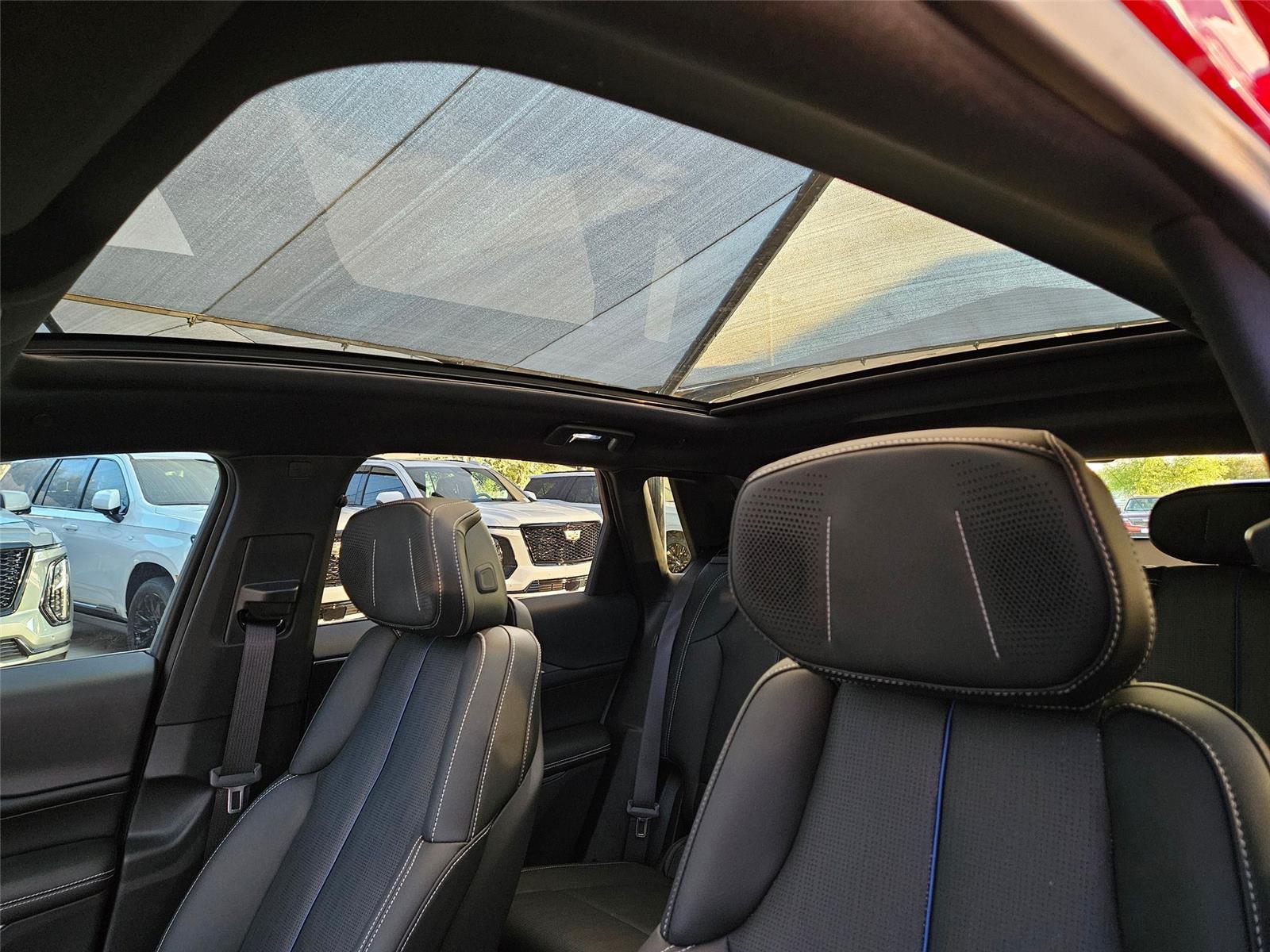 2025 Cadillac LYRIQ Luxury 2 - Photo 8