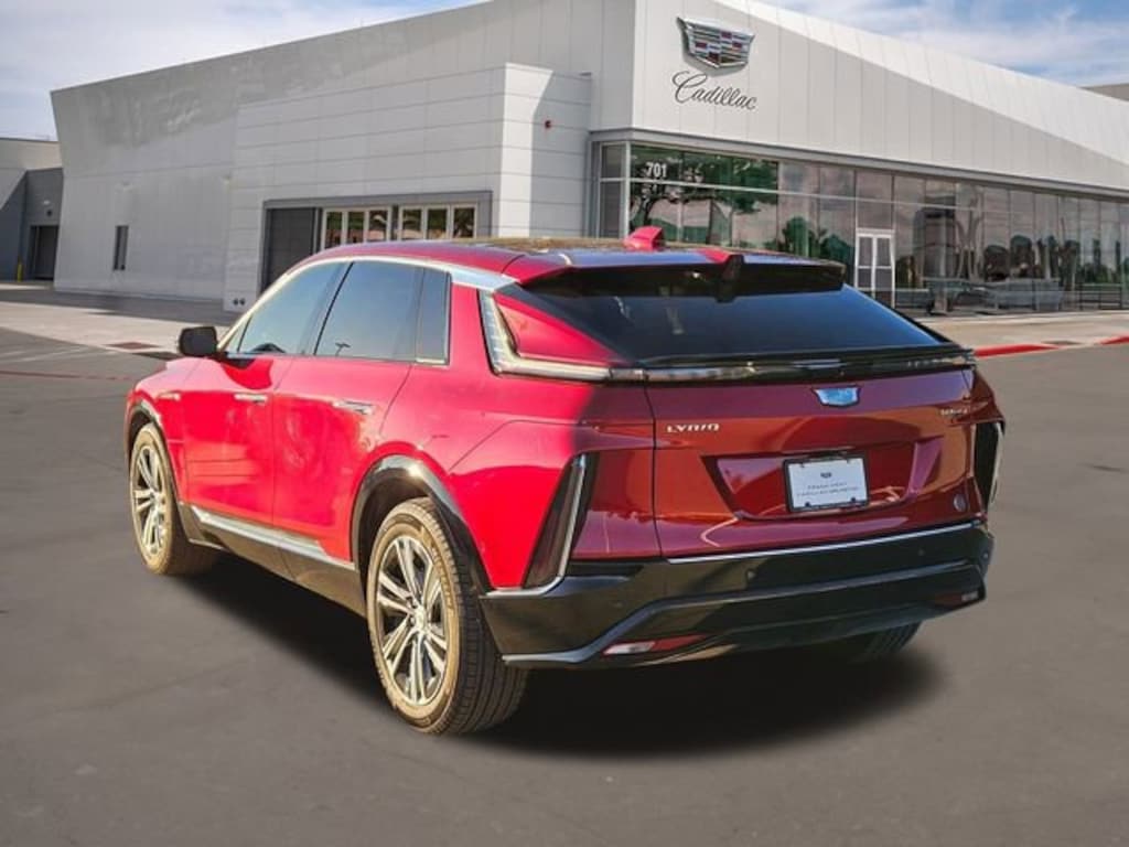 New 2025 CADILLAC LYRIQ Luxury 2 SUV