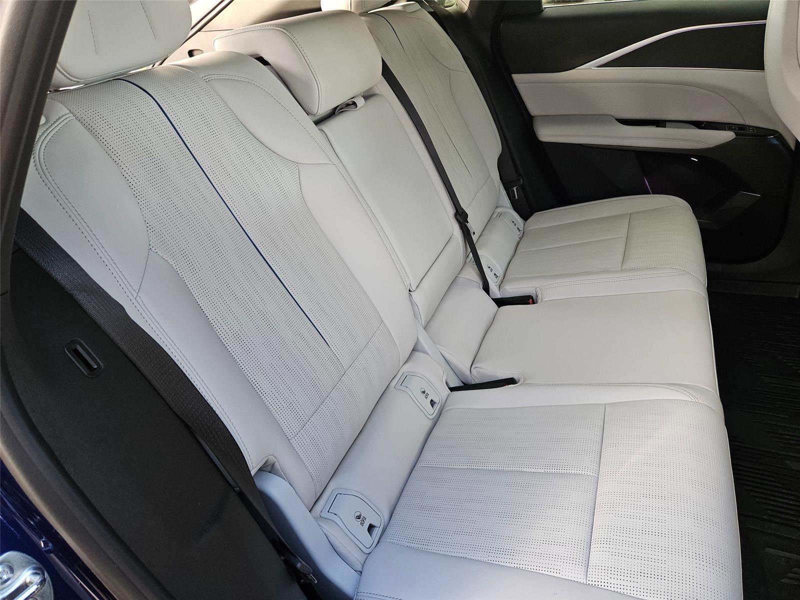2025 Cadillac LYRIQ Sport 1 - Photo 29