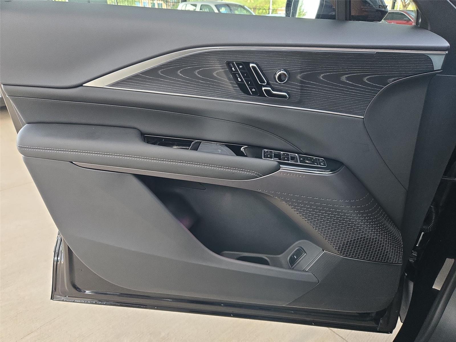 2026 Cadillac LYRIQ Luxury - Photo 23