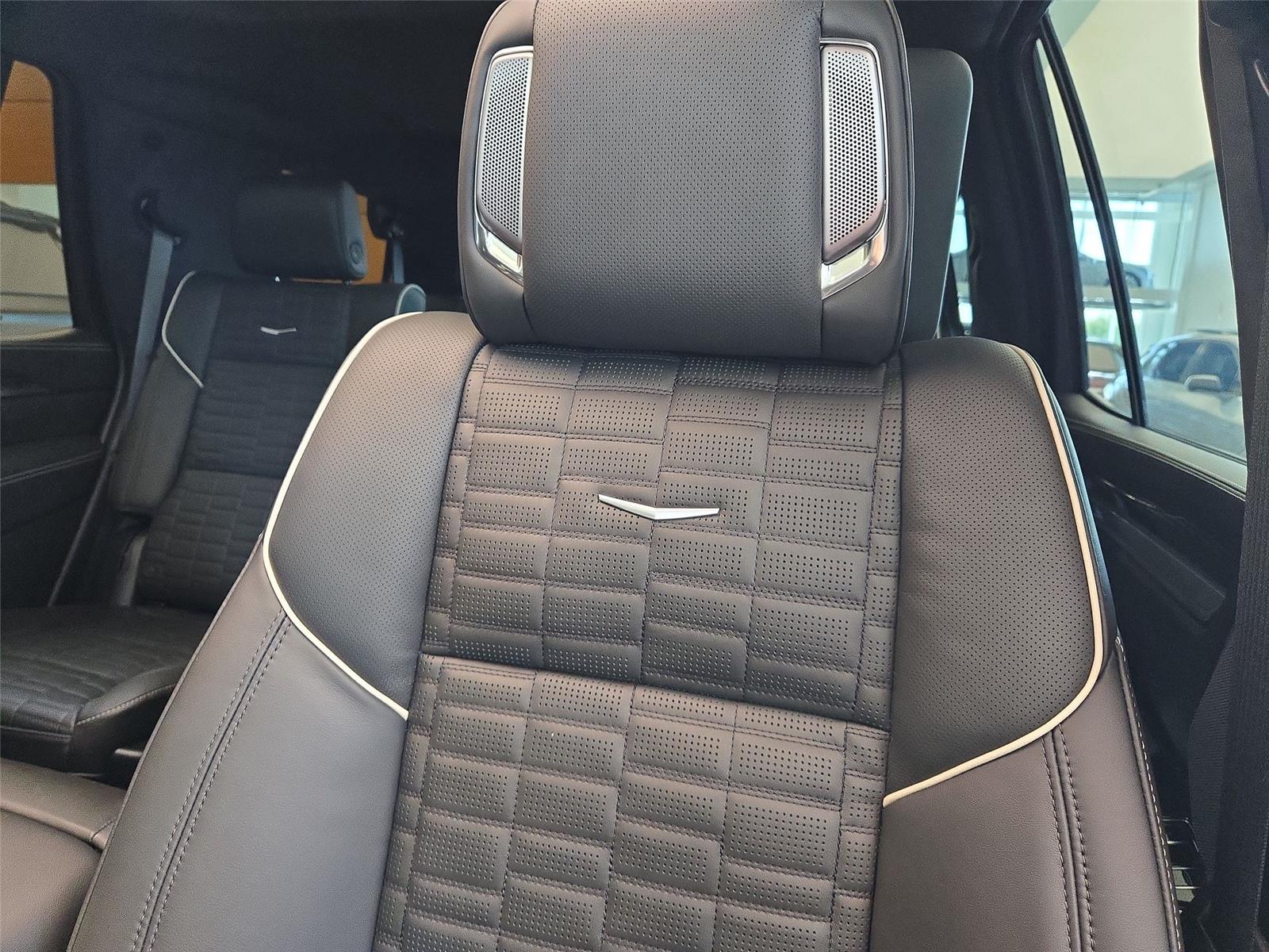 2026 Cadillac Escalade V-Series - Photo 12
