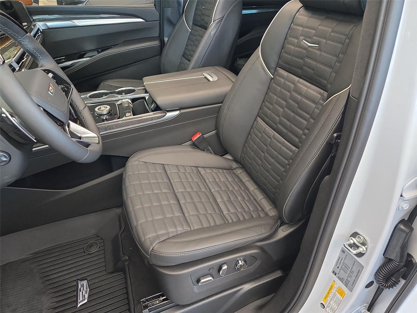 2026 Cadillac Escalade V-Series - Photo 11