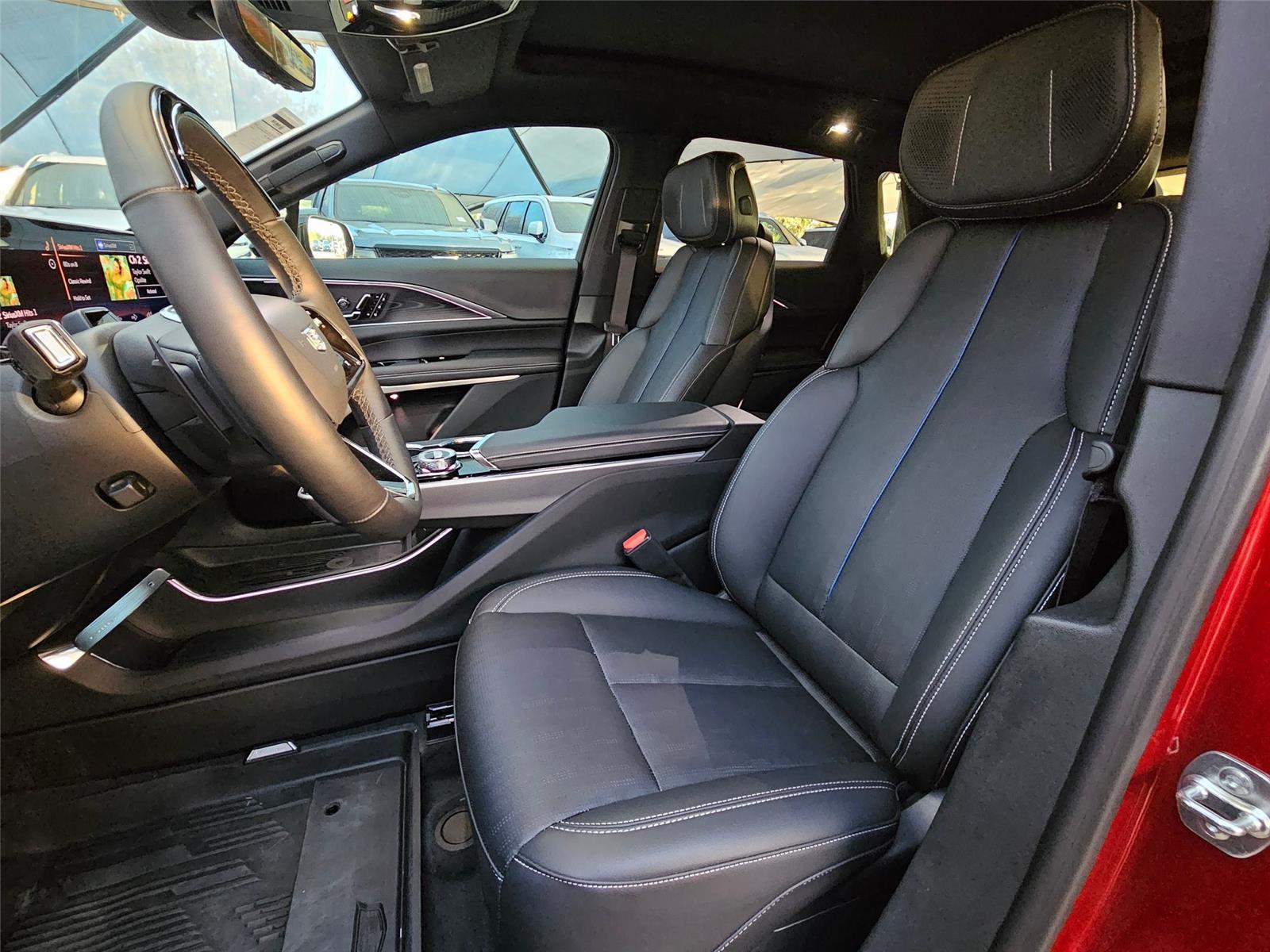 2025 Cadillac LYRIQ Luxury 2 - Photo 26