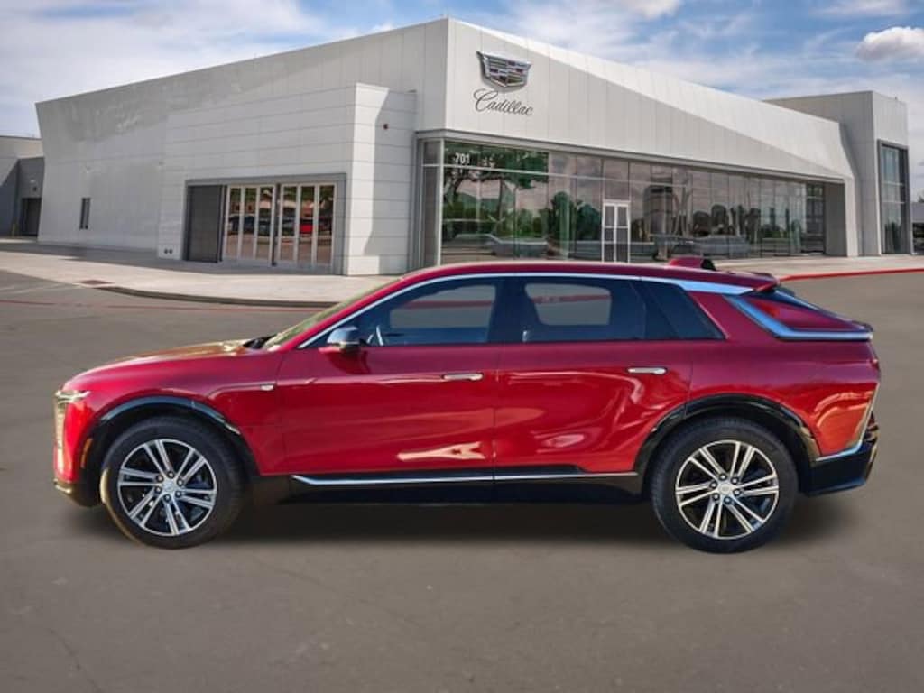New 2025 CADILLAC LYRIQ Luxury 2 SUV