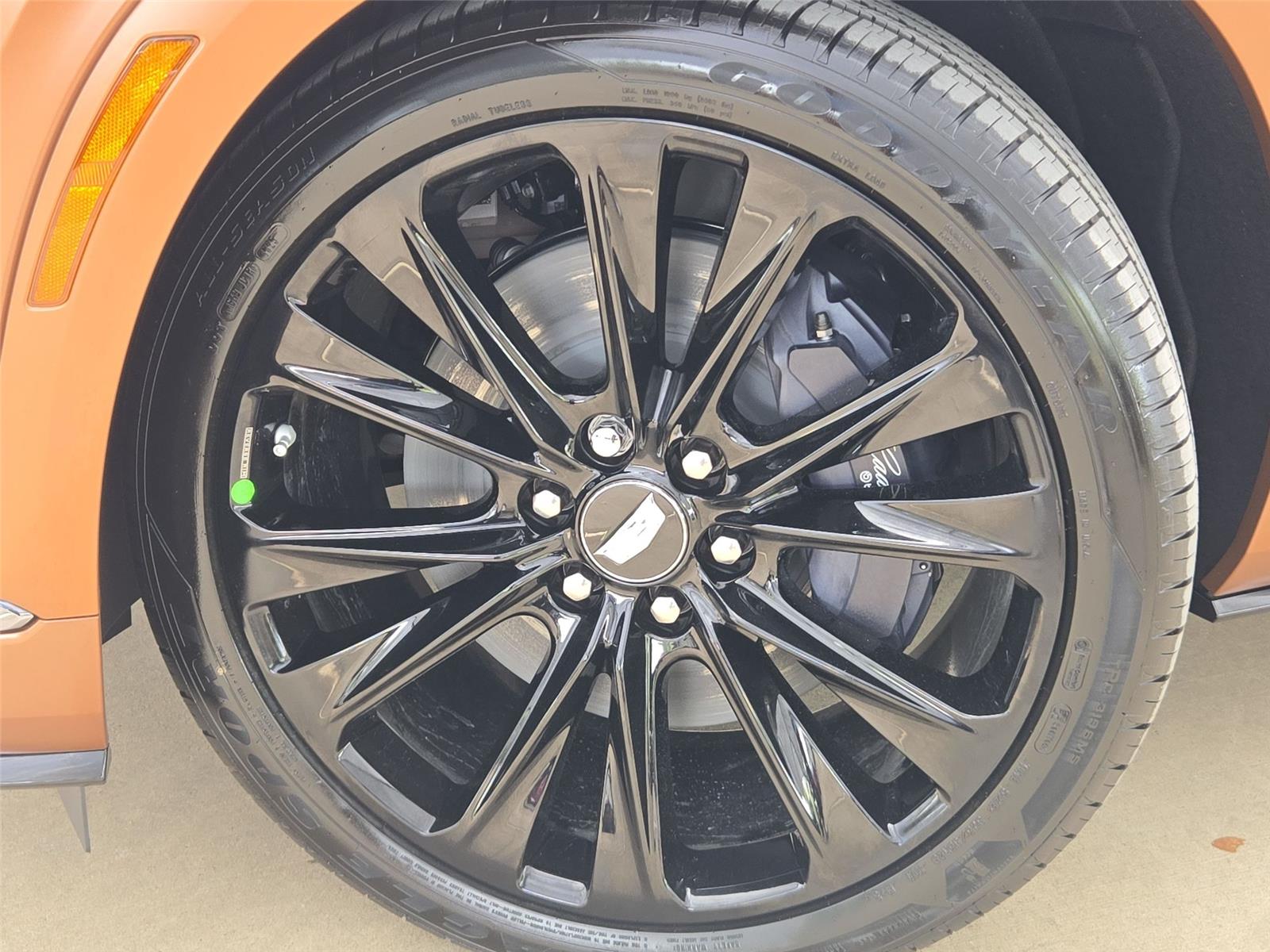 2027 Cadillac VISTIQ Platinum - Photo 8