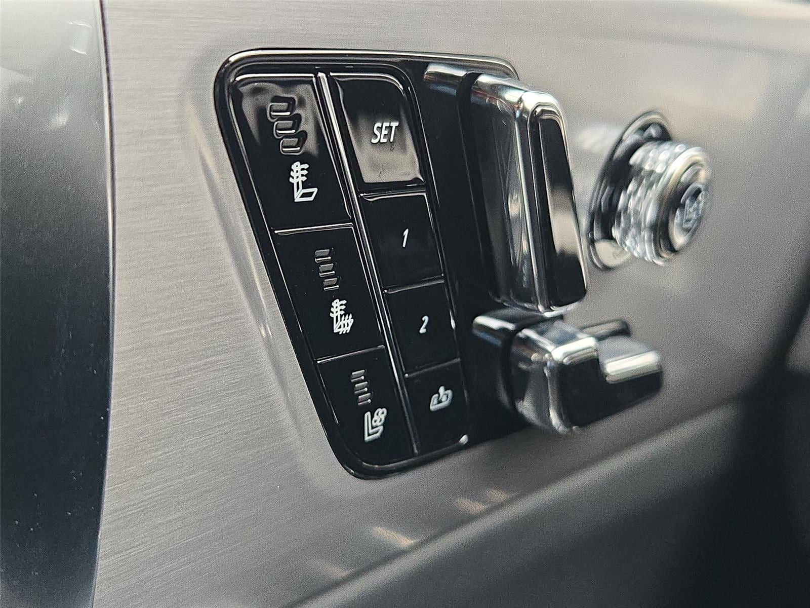 2027 Cadillac VISTIQ Platinum - Photo 21