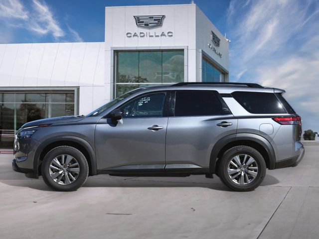2023 Nissan Pathfinder SV photo 3