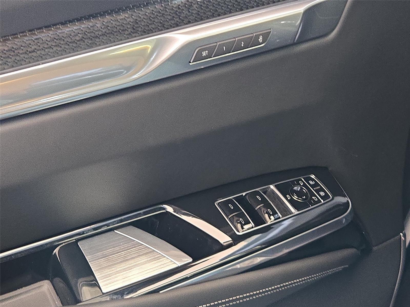 2026 Cadillac Escalade V-Series - Photo 26