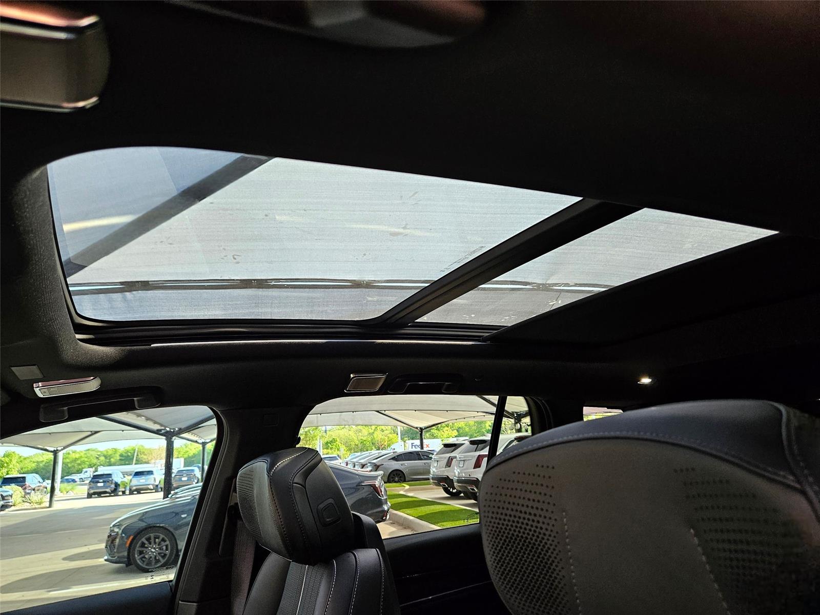 2026 Cadillac VISTIQ Luxury - Photo 8