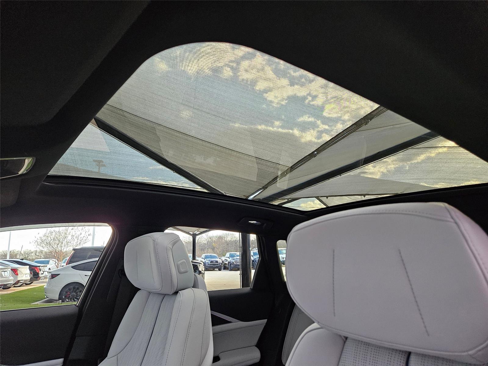 2026 Cadillac LYRIQ Luxury - Photo 8