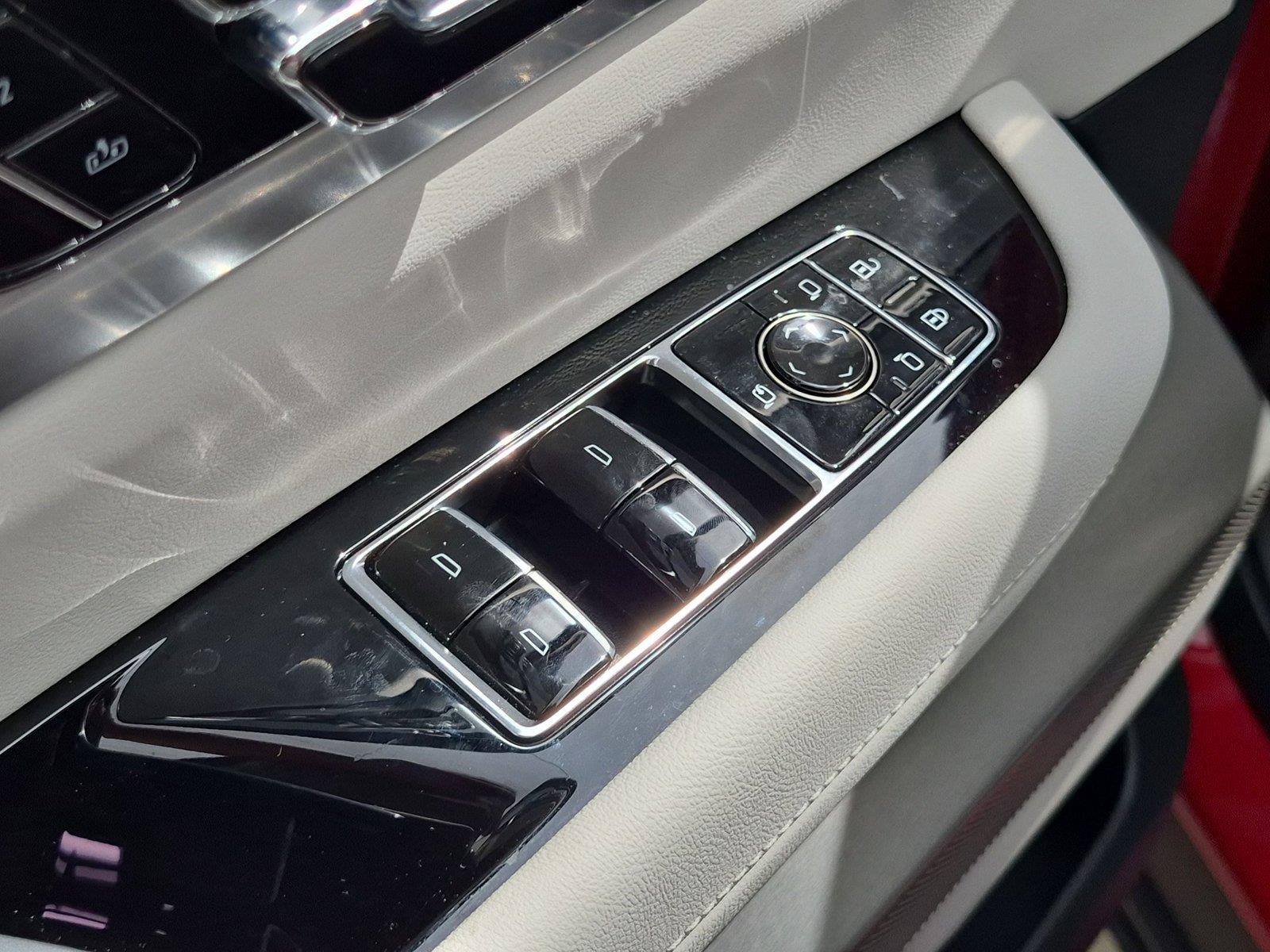 2026 Cadillac VISTIQ Sport - Photo 24