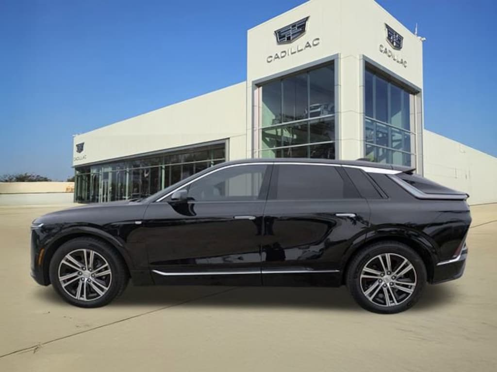 New 2025 CADILLAC LYRIQ Luxury 1 SUV