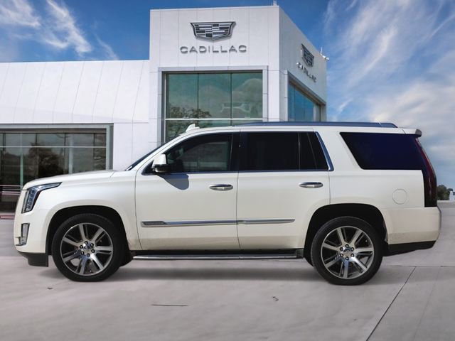 2015 Cadillac Escalade Luxury photo 3