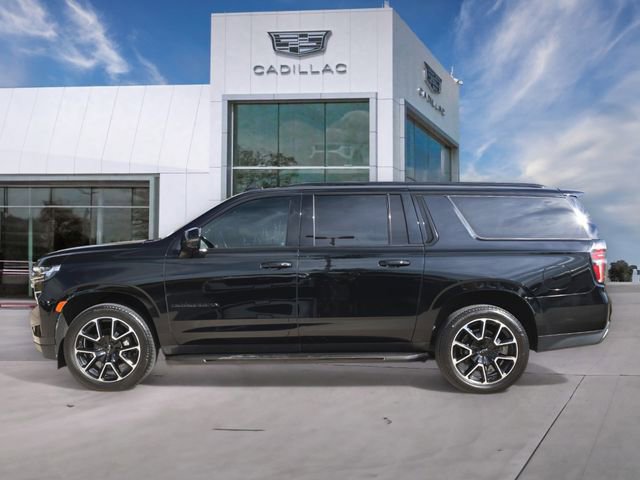 2021 Chevrolet Suburban RST photo 2
