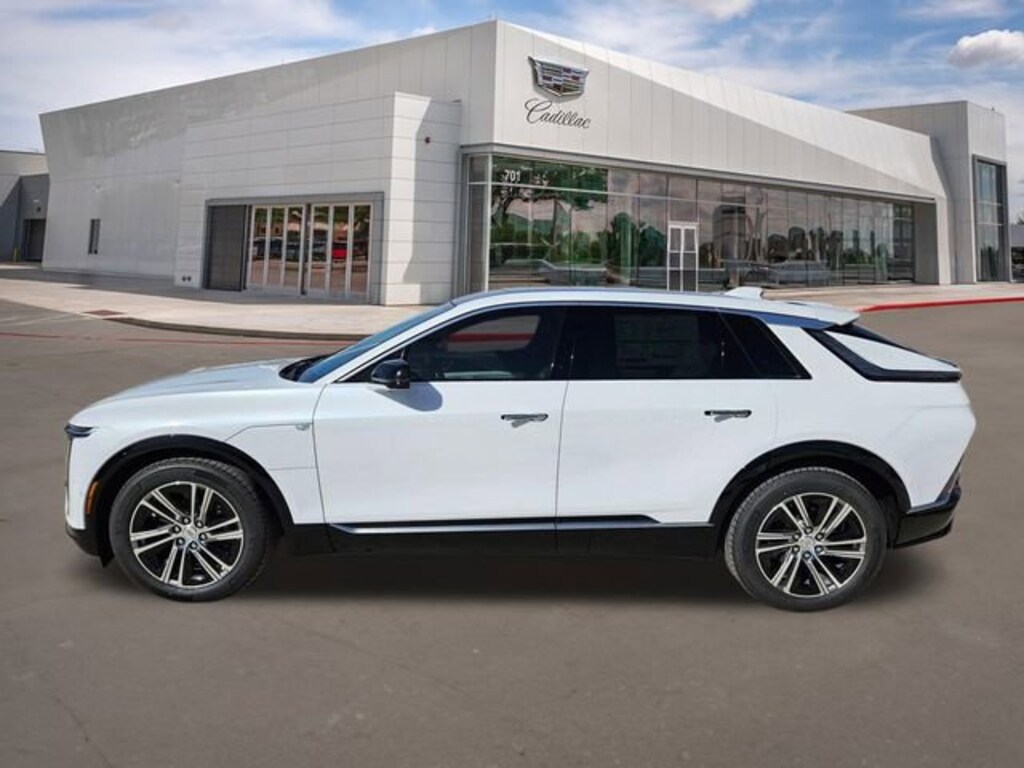 New 2026 CADILLAC LYRIQ Luxury SUV