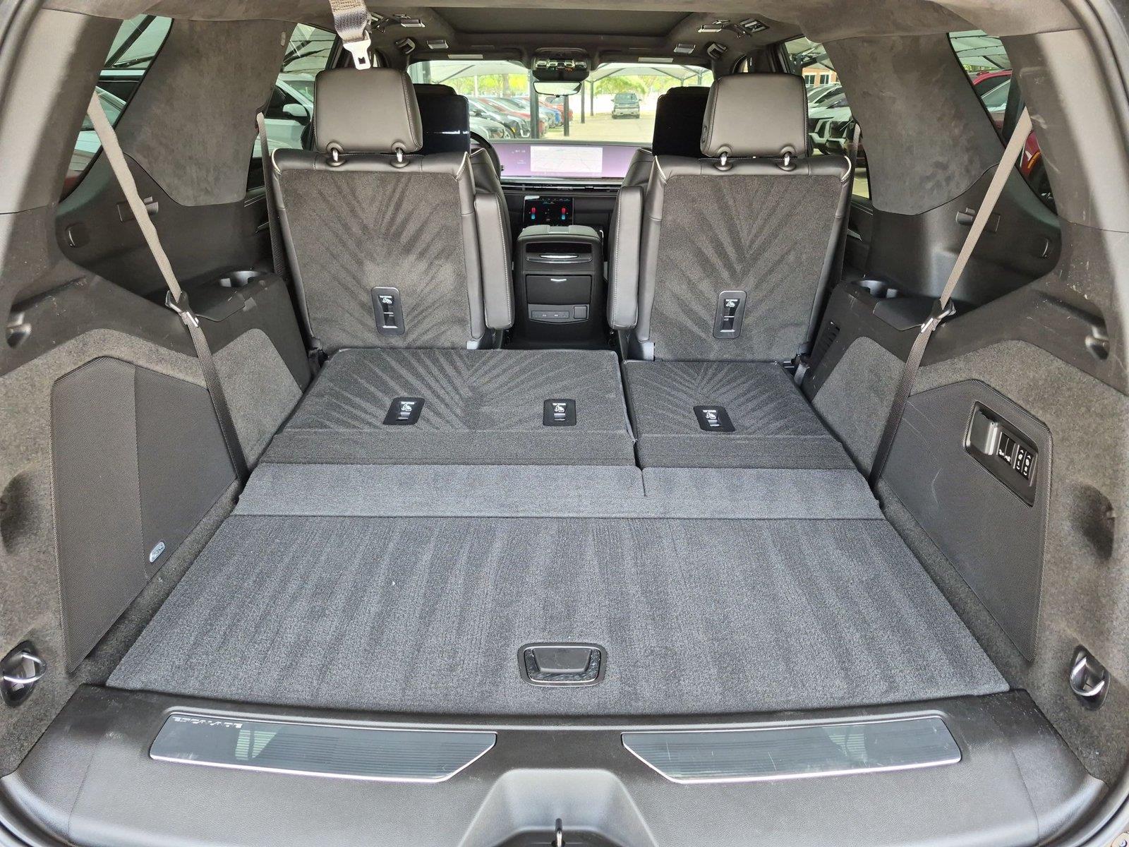 2026 Cadillac Escalade Platinum Sport - Photo 31
