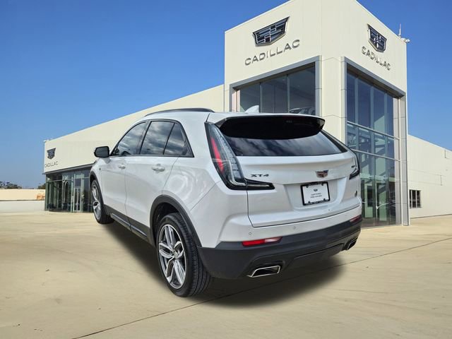 2022 Cadillac XT4 Sport photo 2
