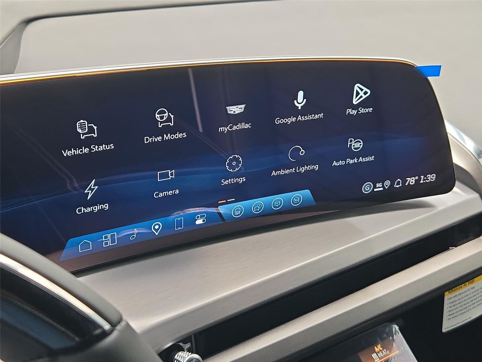 2027 Cadillac VISTIQ Platinum - Photo 17