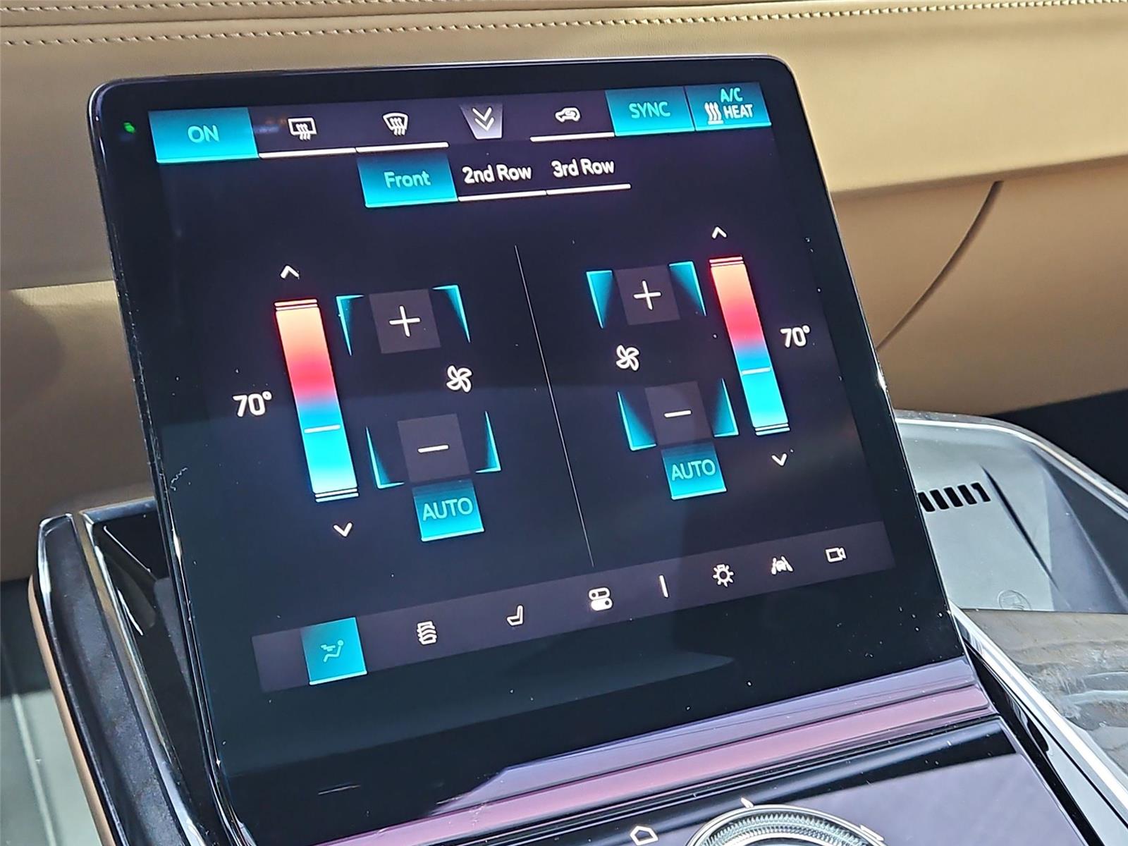 2025 Cadillac Escalade IQ Sport 2 - Photo 15