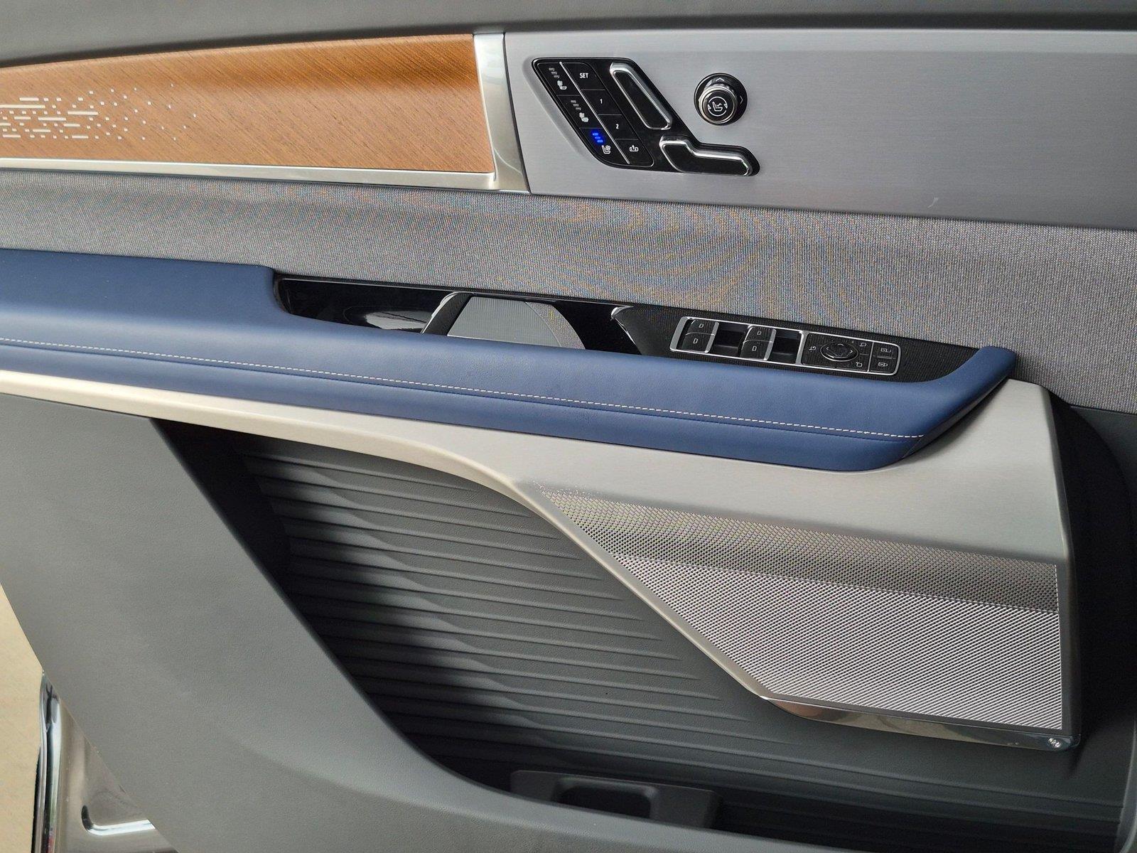 2026 Cadillac VISTIQ Premium Luxury - Photo 24