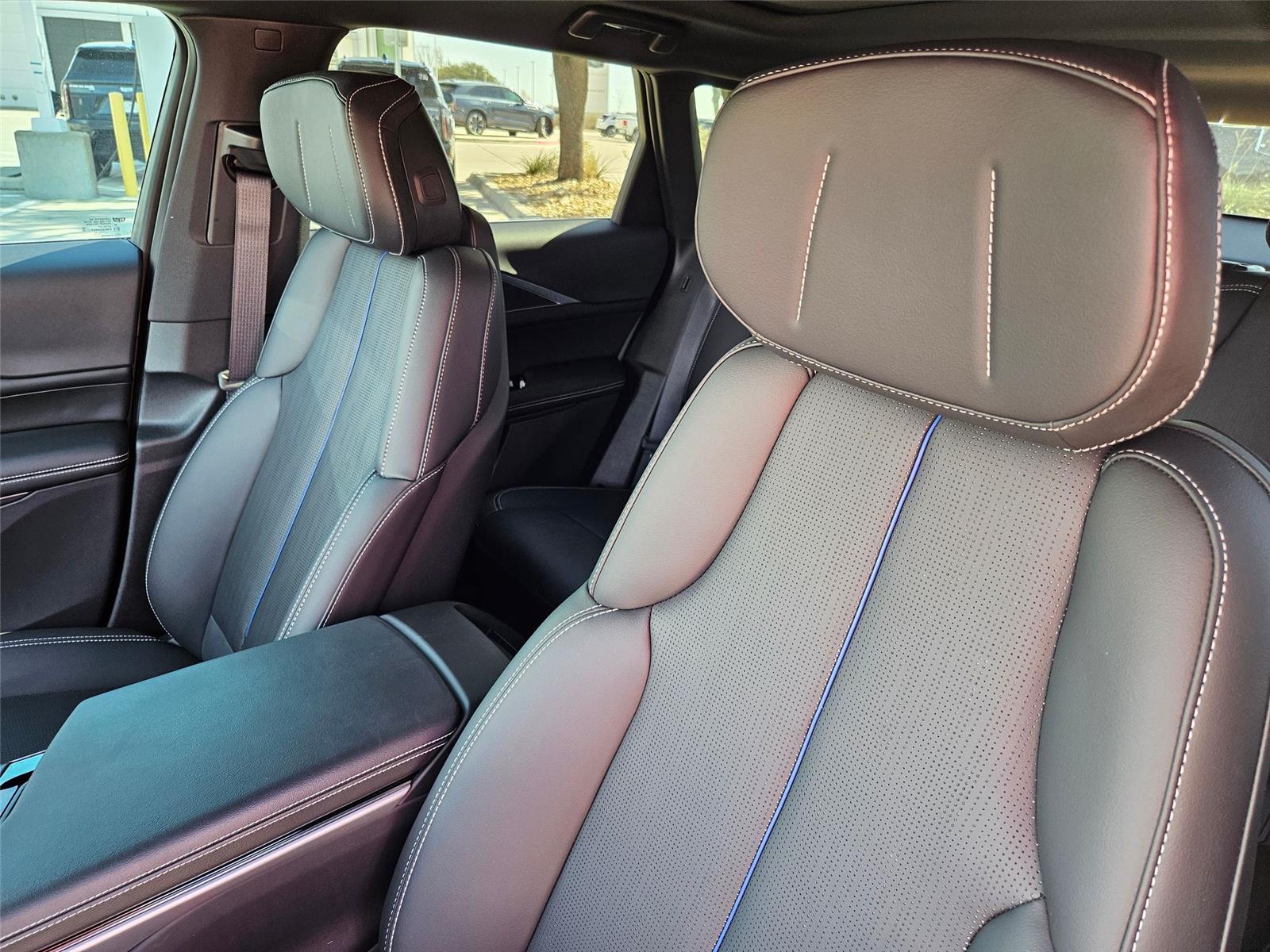 2025 Cadillac LYRIQ Sport 1 - Photo 11