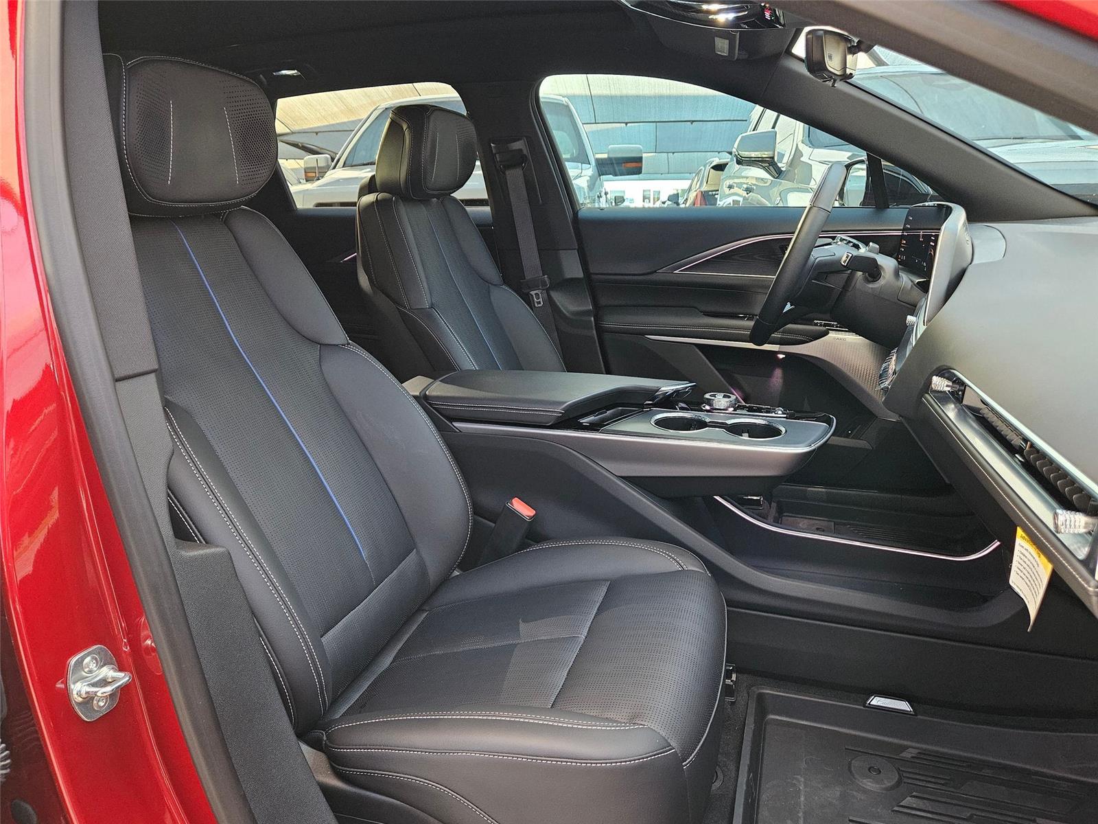 2025 Cadillac LYRIQ Luxury 2 - Photo 27