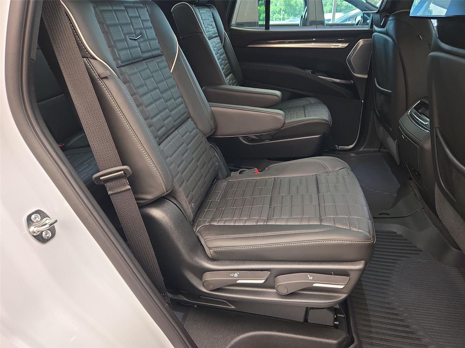 2026 Cadillac Escalade V-Series - Photo 30