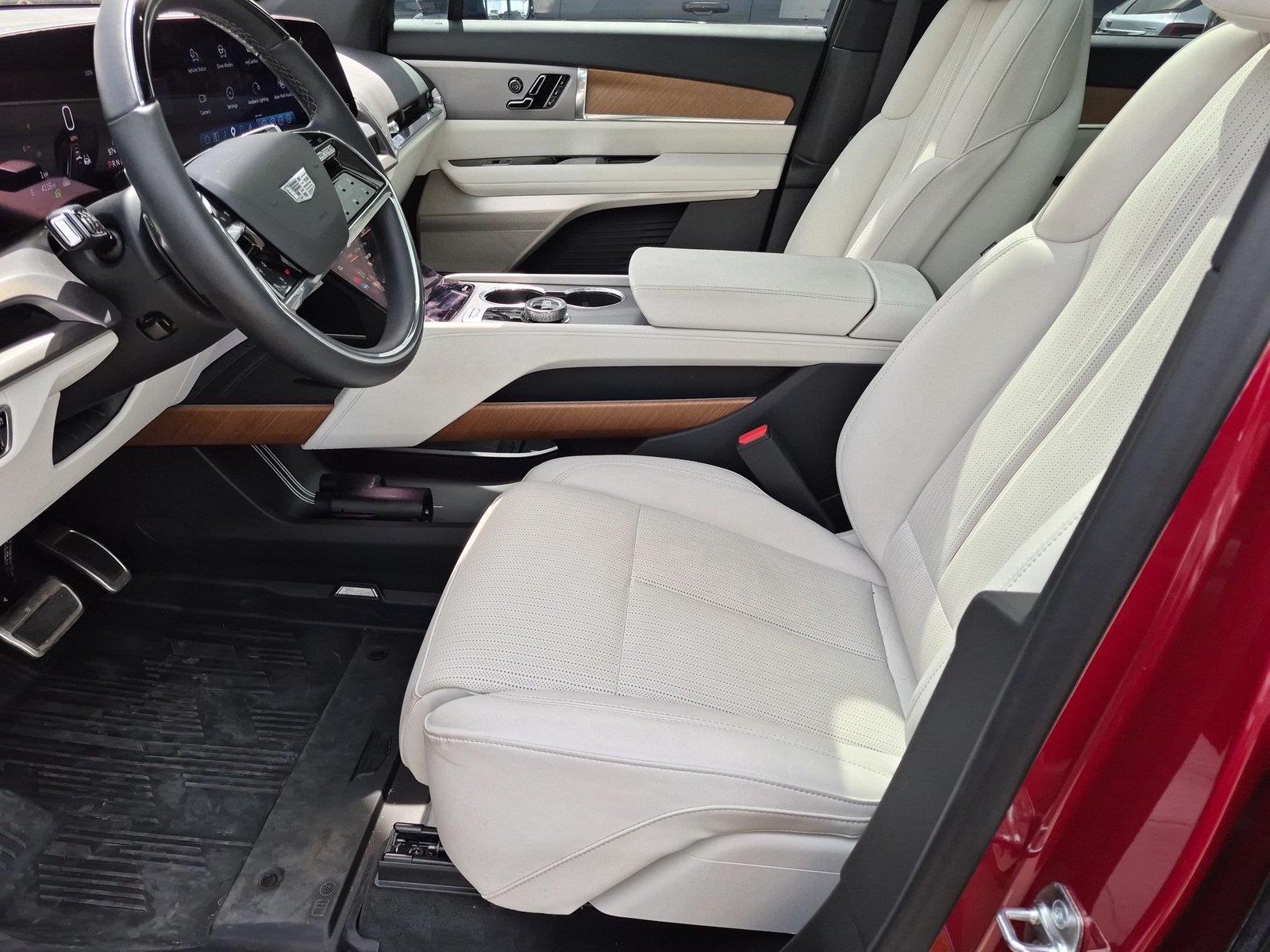 2026 Cadillac VISTIQ Sport - Photo 10