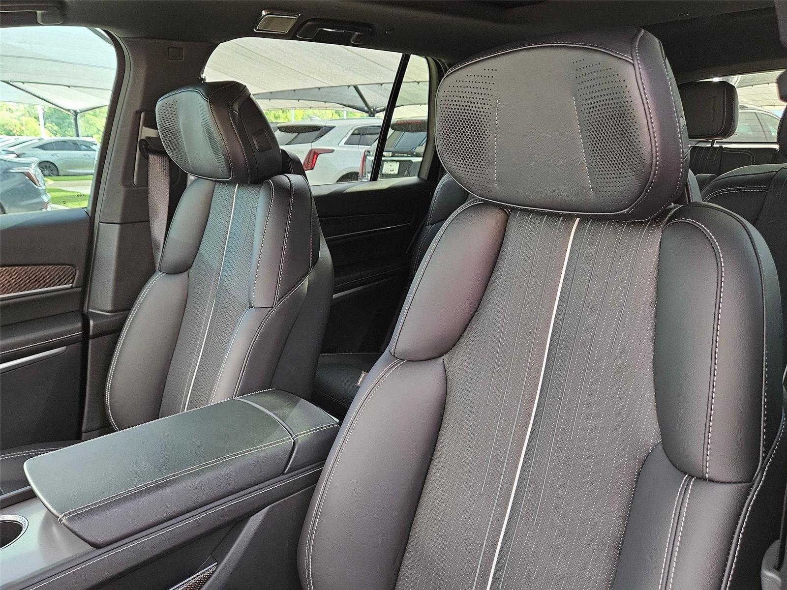 2026 Cadillac VISTIQ Luxury - Photo 10
