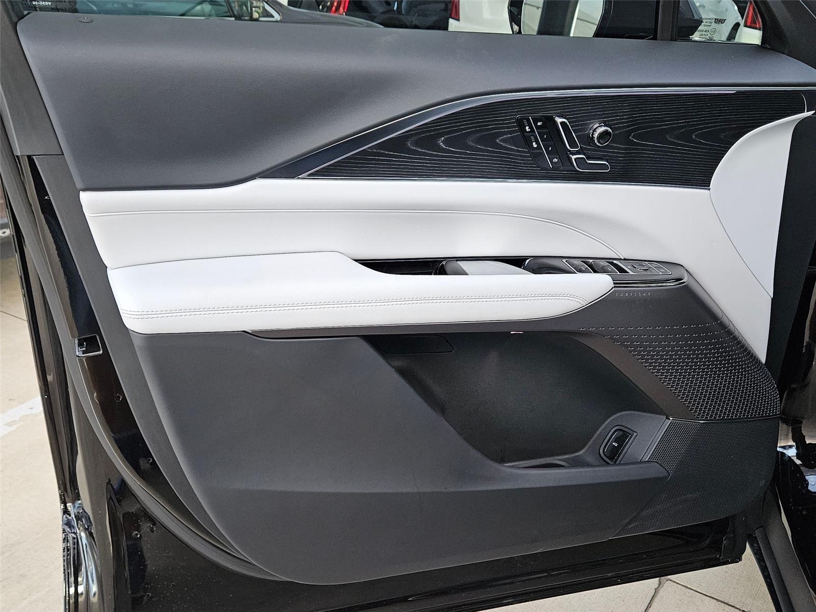 2026 Cadillac LYRIQ Luxury - Photo 21