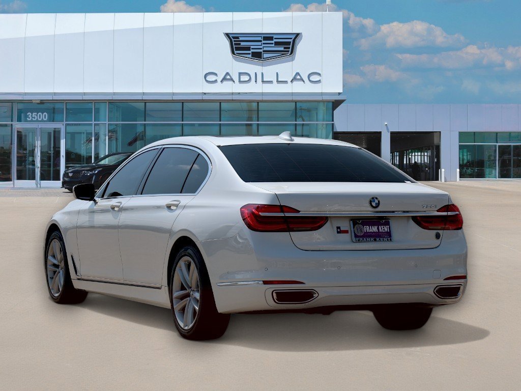 2019 Bmw 750i Sedan photo 3