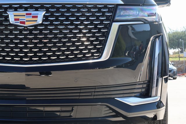 2024 Cadillac Escalade Premium Luxury photo 4