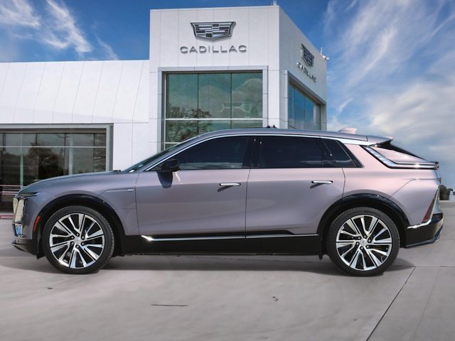 2024 Cadillac Lyriq Luxury photo 3