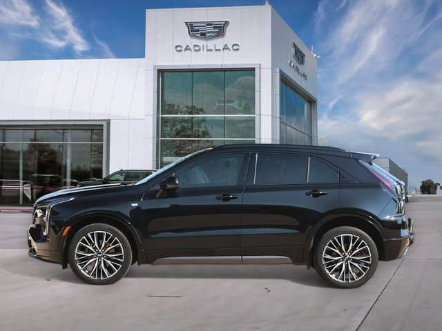 2024 Cadillac XT4 Sport photo 2