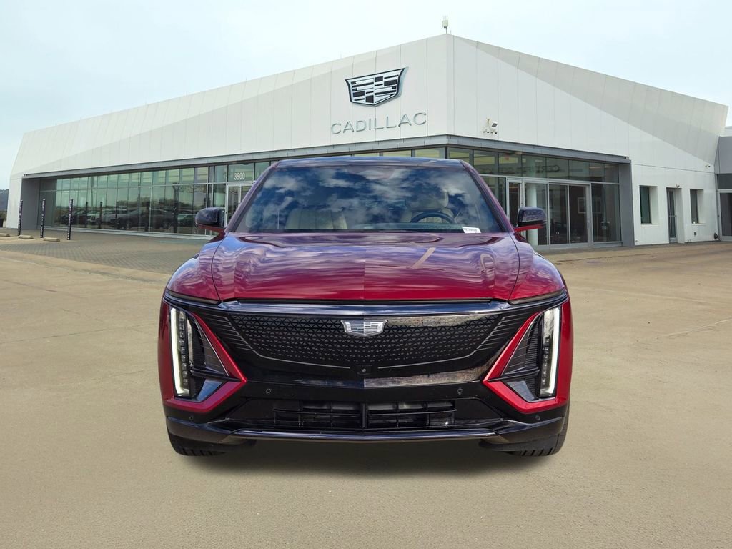 2024 Cadillac Lyriq Sport photo 2